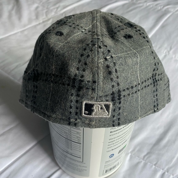 NEW ERA PLAID GREY BOSTON RED SOX FITTED HAT, 7.25 - Picture 3 of 6